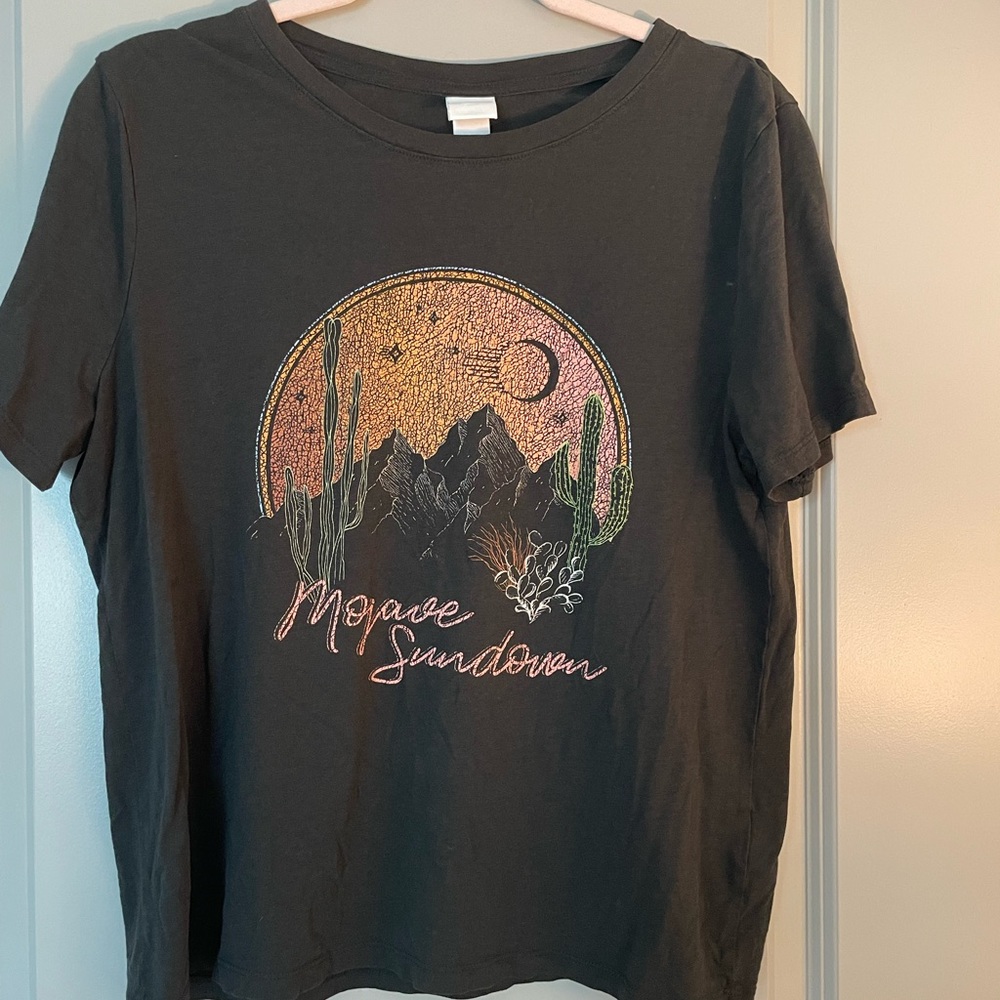 Graphic T